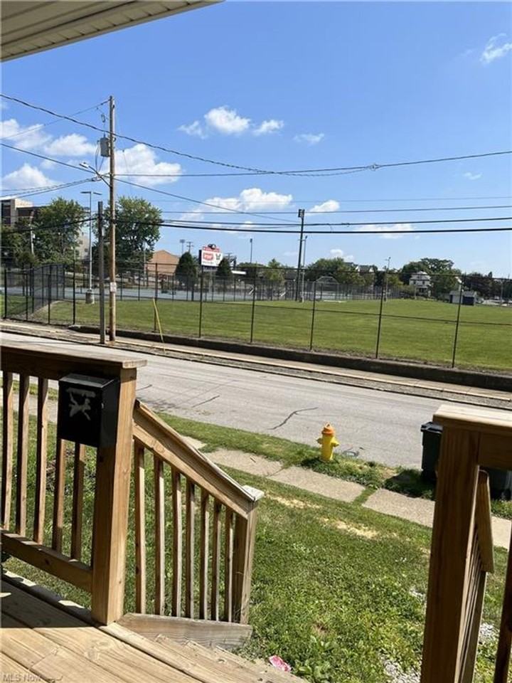 454 Kling St - Photo 3 of 15