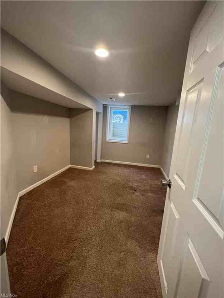 454 Kling St - Photo 6 of 15