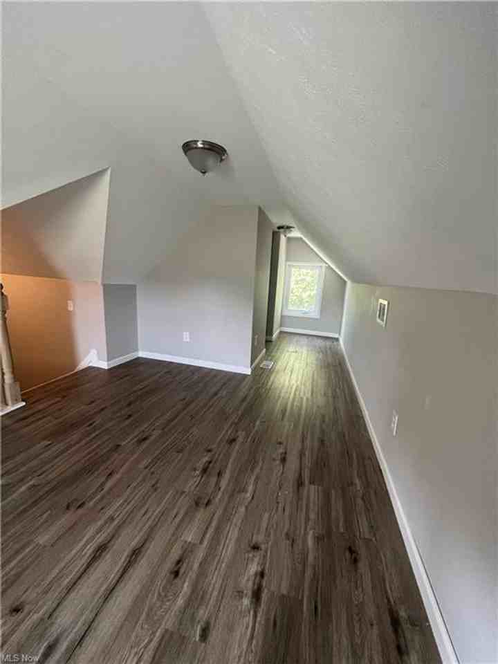 454 Kling St - Photo 7 of 15