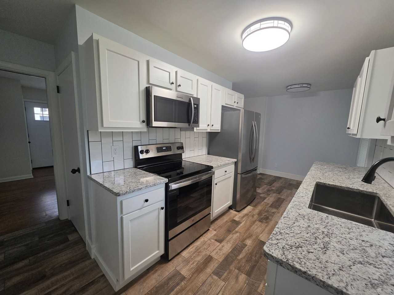 436 Fairchild Ave - Photo 2 of 14