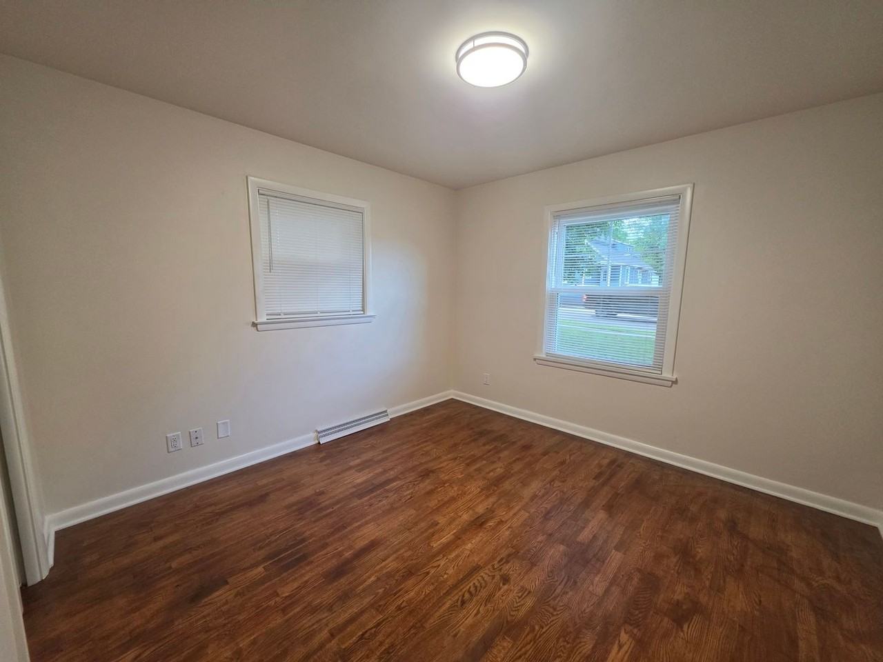 436 Fairchild Ave - Photo 5 of 14
