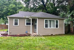 2404 Sw Plass Ave - Photo 1 of 1