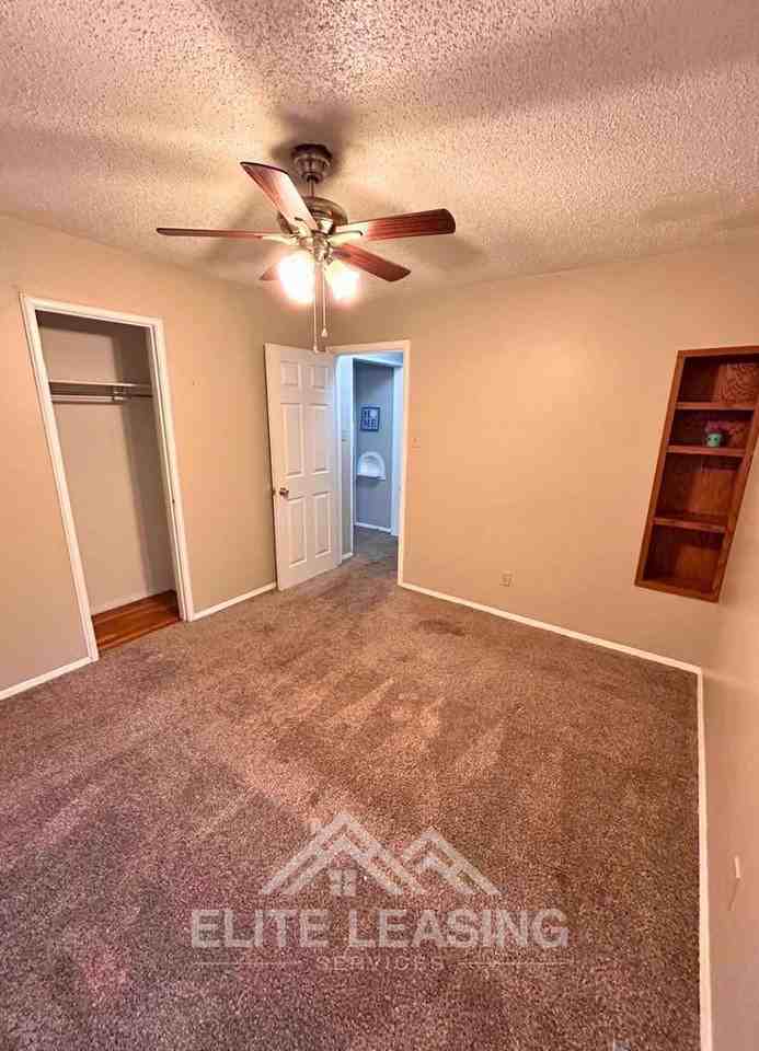 2404 Sw Plass Ave - Photo 5 of 7