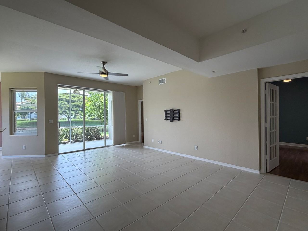359 Dover Pl - Photo 3 of 16