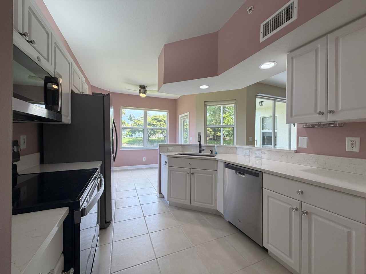 359 Dover Pl - Photo 5 of 16
