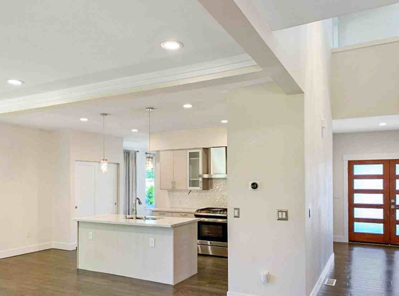 707 Newport Ct Ne - Photo 7 of 35