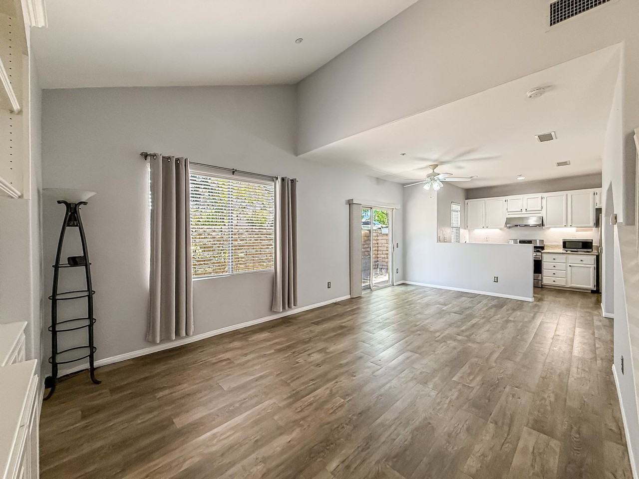 1838 Amberleaf Ln - Photo 5 of 27