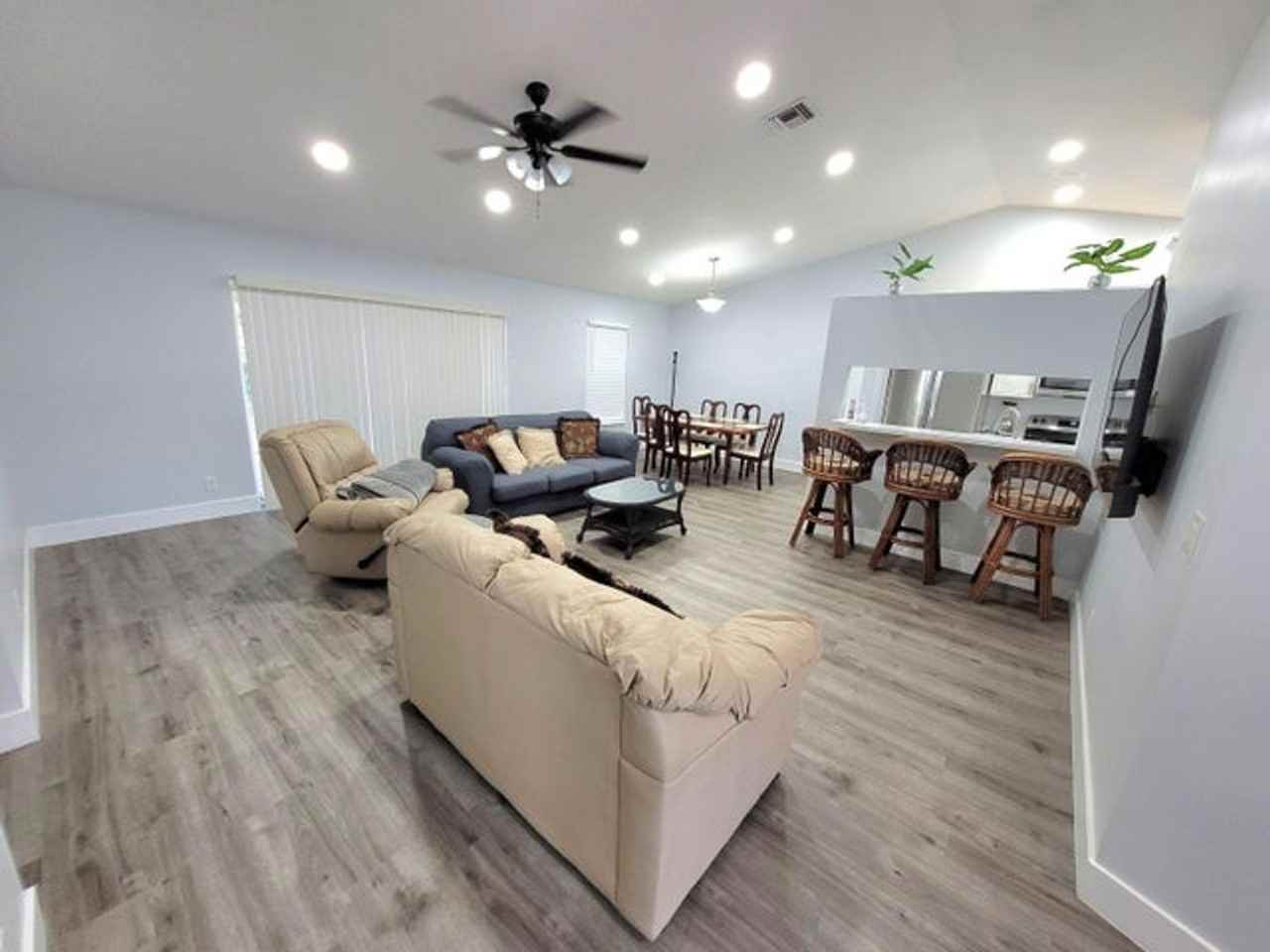1328 Waterway Cove Dr - Photo 4 of 15