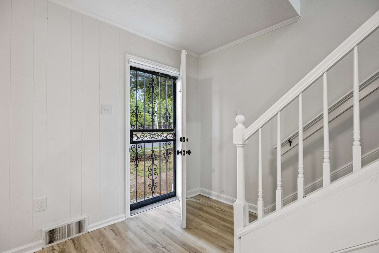 6137 Quince Rd - Photo 4 of 22