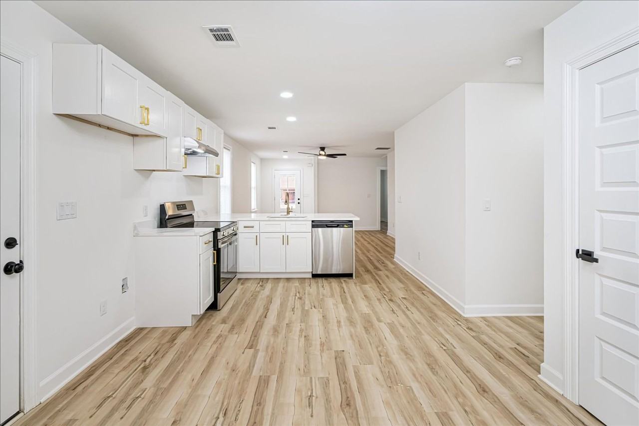 2931 Lake Park Rd - Photo 4 of 33