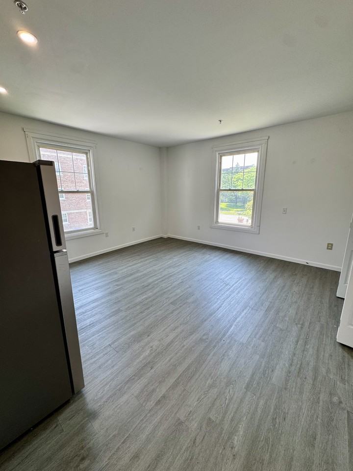 235 East St #204 - Photo 4 of 8