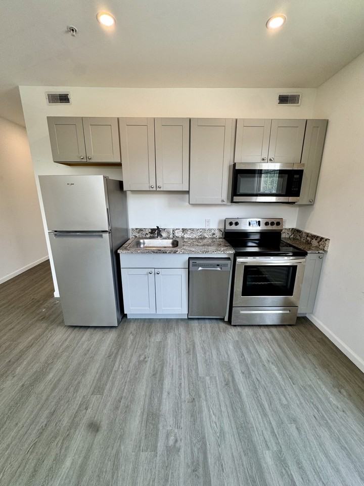 235 East St #204 - Photo 5 of 8