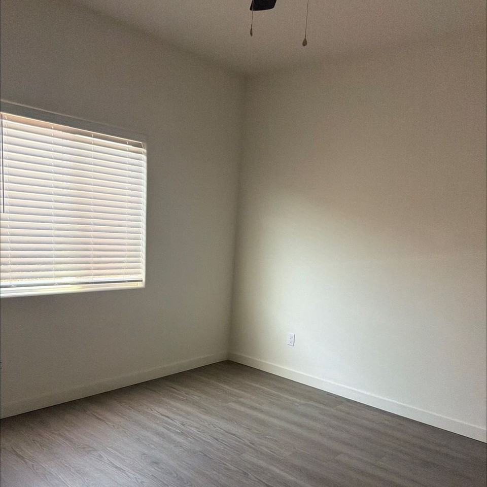 211 H St - Photo 2 of 18