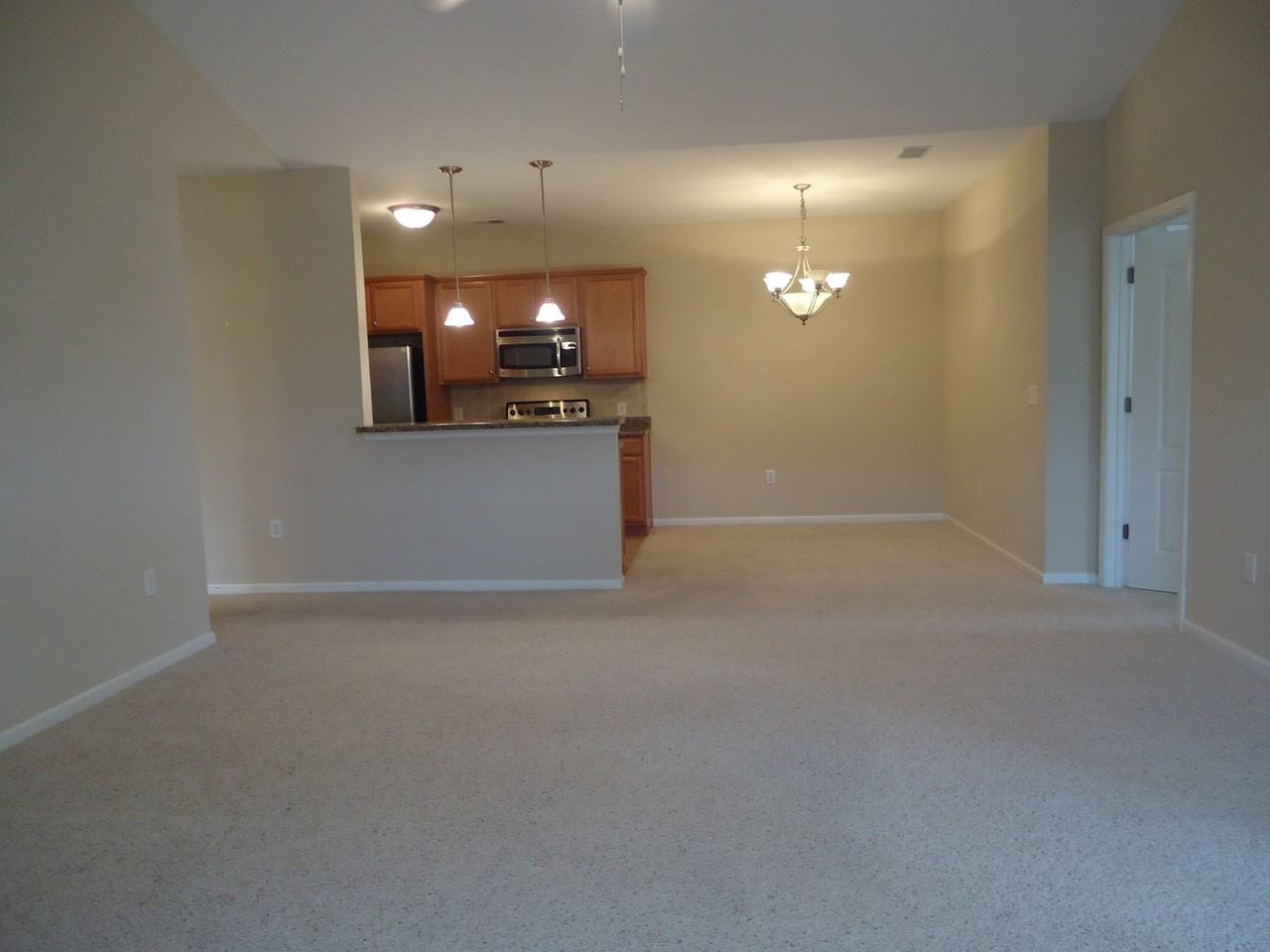 2645 Mcarthur Landing Cir - Photo 7 of 33