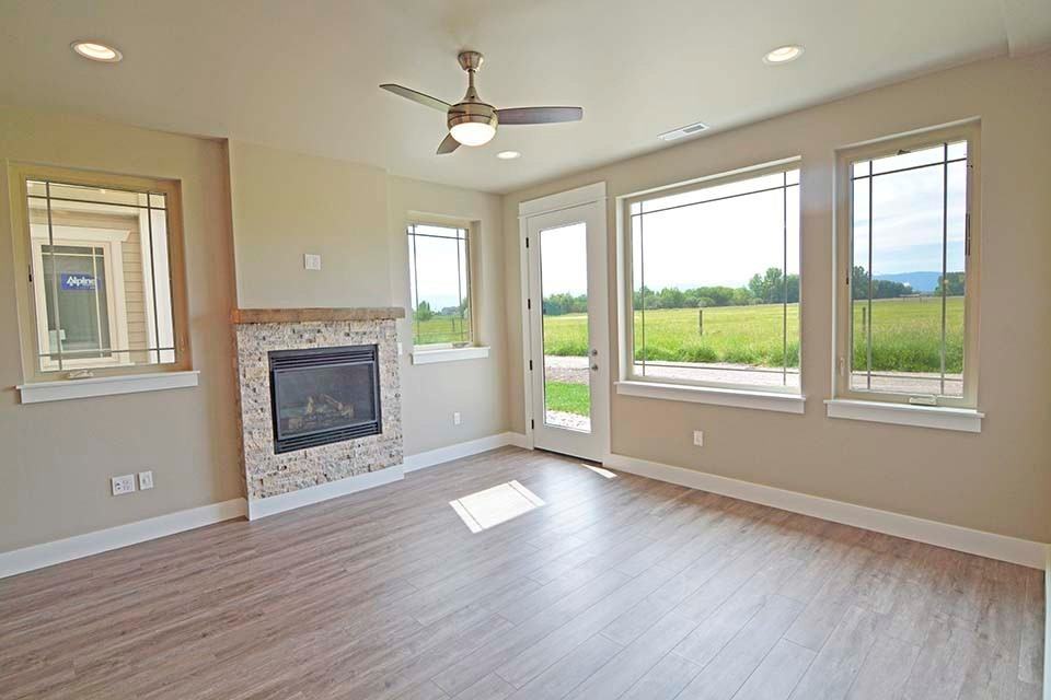 3074 Lori Ln - Photo 2 of 18