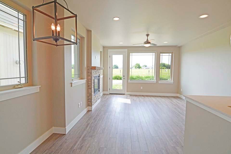 3074 Lori Ln - Photo 3 of 18