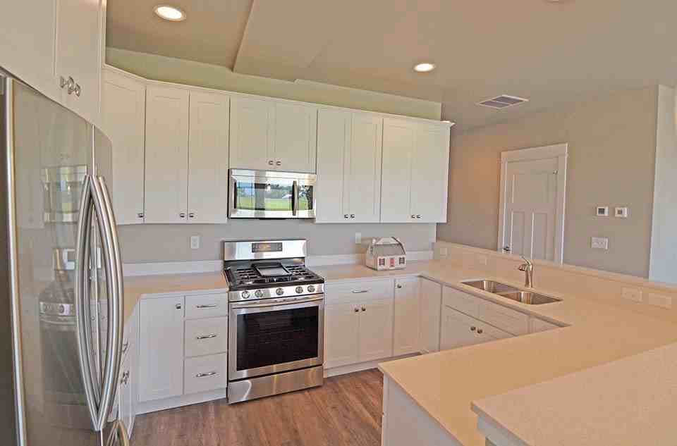 3074 Lori Ln - Photo 5 of 18