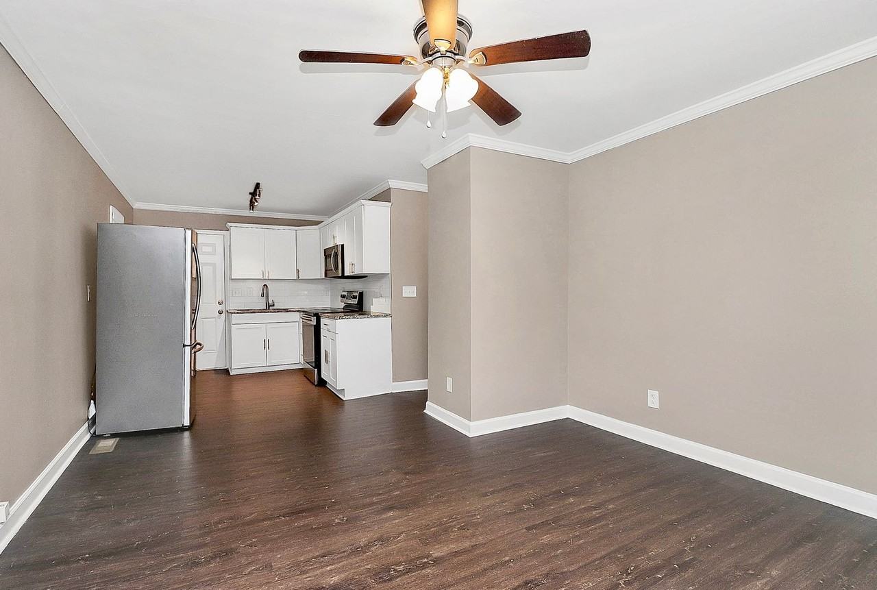 2215 Kennesaw Dr - Photo 5 of 15