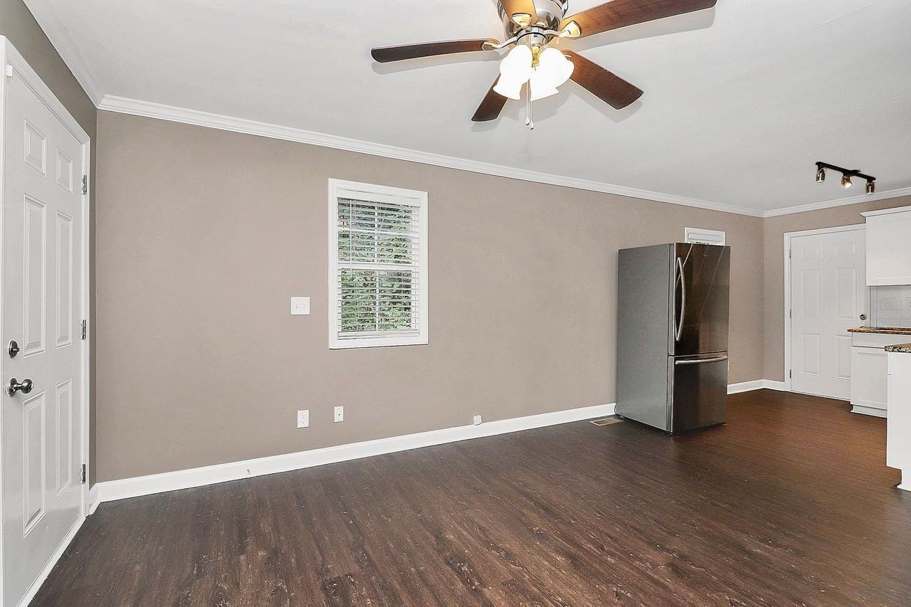 2215 Kennesaw Dr - Photo 6 of 15