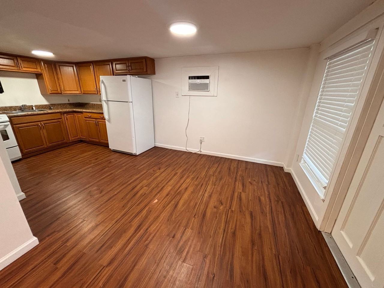 111 Cedar St #A - Photo 5 of 18
