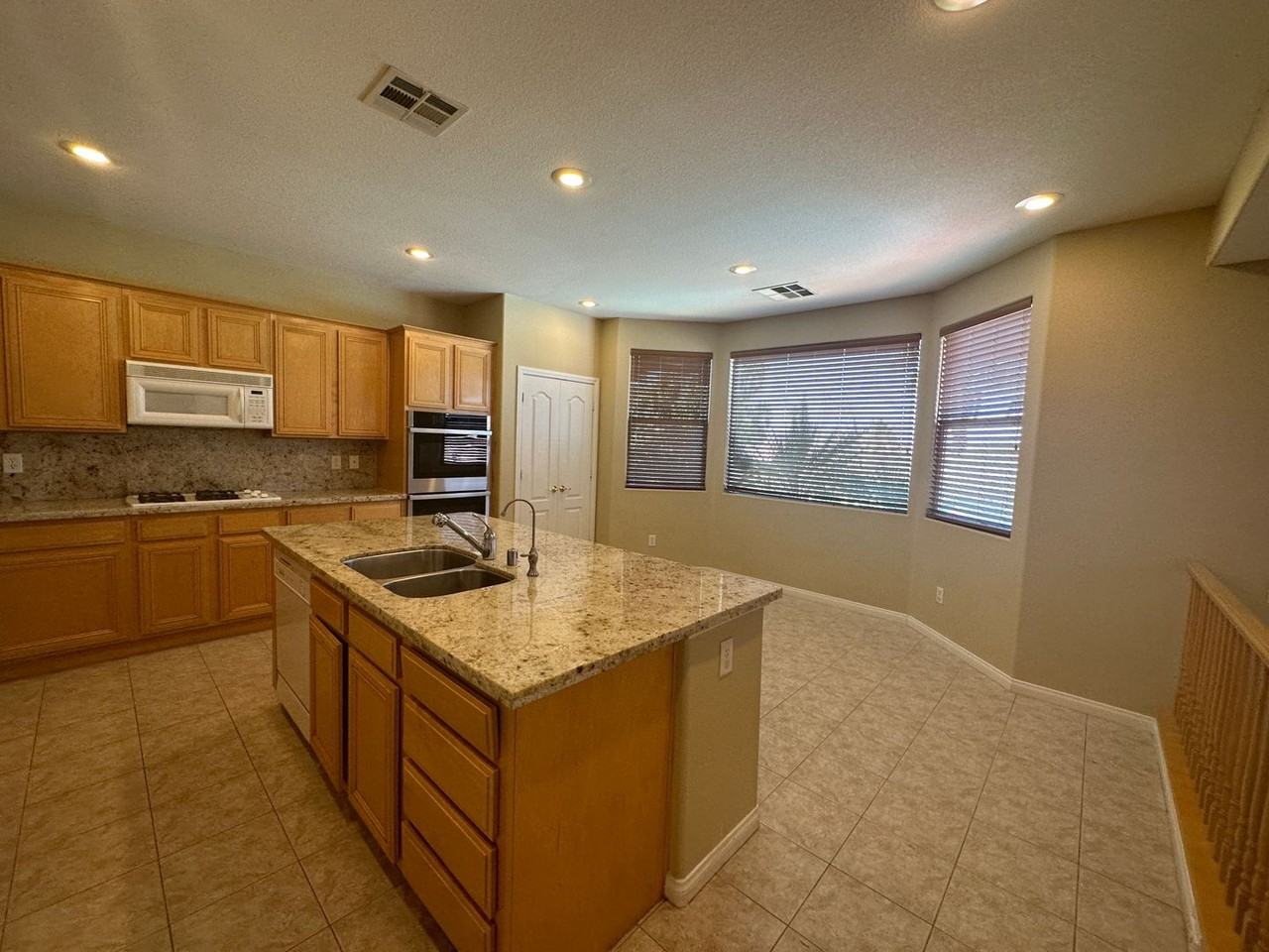 1031 Belle River Ct - Photo 6 of 25