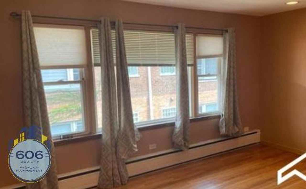 3112 Calwagner St Apt 2w - Photo 5 of 8