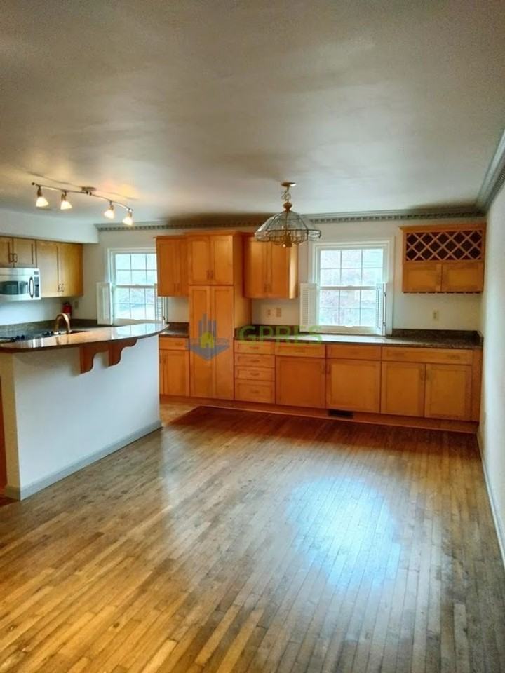 4721 Bayard St - Photo 6 of 34