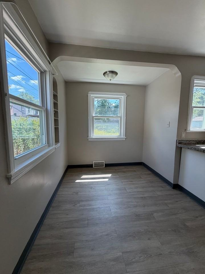 5017 E 115th St - Photo 2 of 10