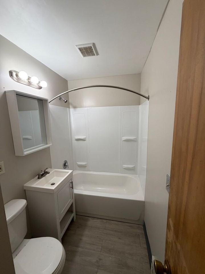 5017 E 115th St - Photo 4 of 10