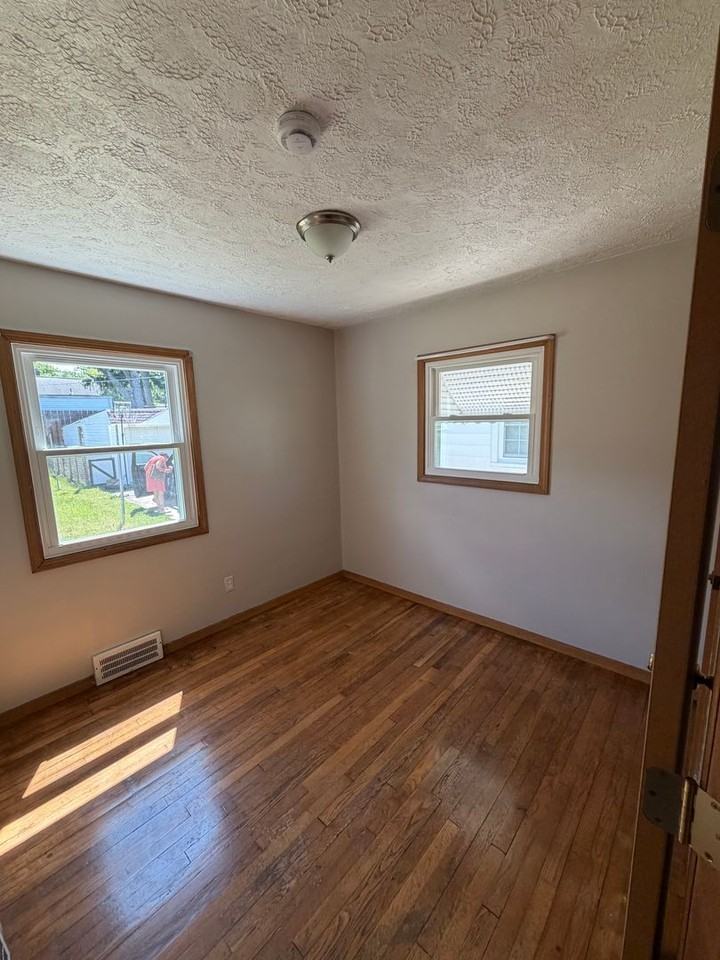 5017 E 115th St - Photo 6 of 10