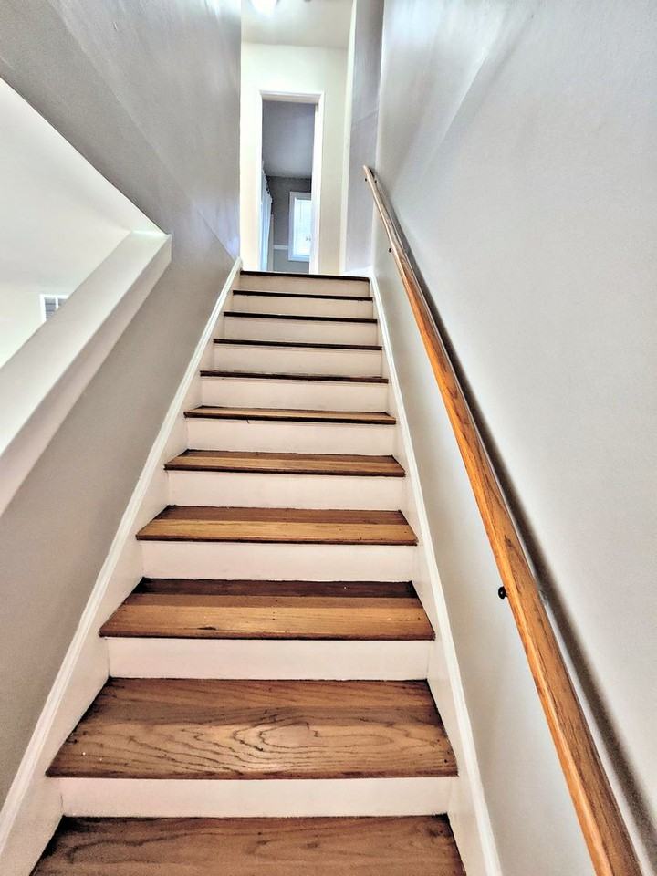 208 Goldsmith St Ne - Photo 5 of 8