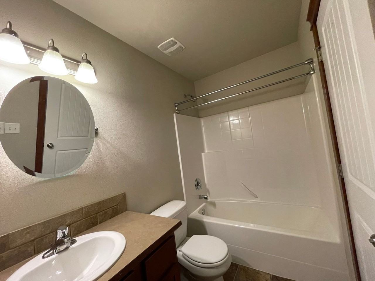 4911 E 15th Ave - Photo 5 of 18