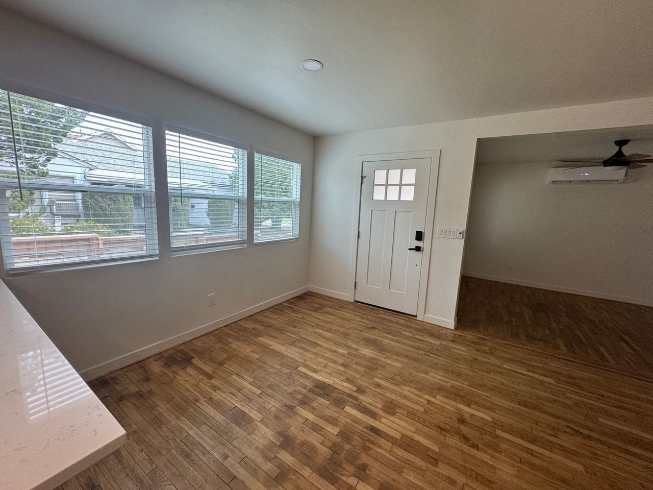 5714 Traffic Way - Photo 2 of 26