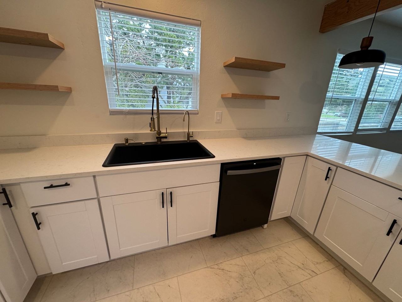 5714 Traffic Way - Photo 6 of 26