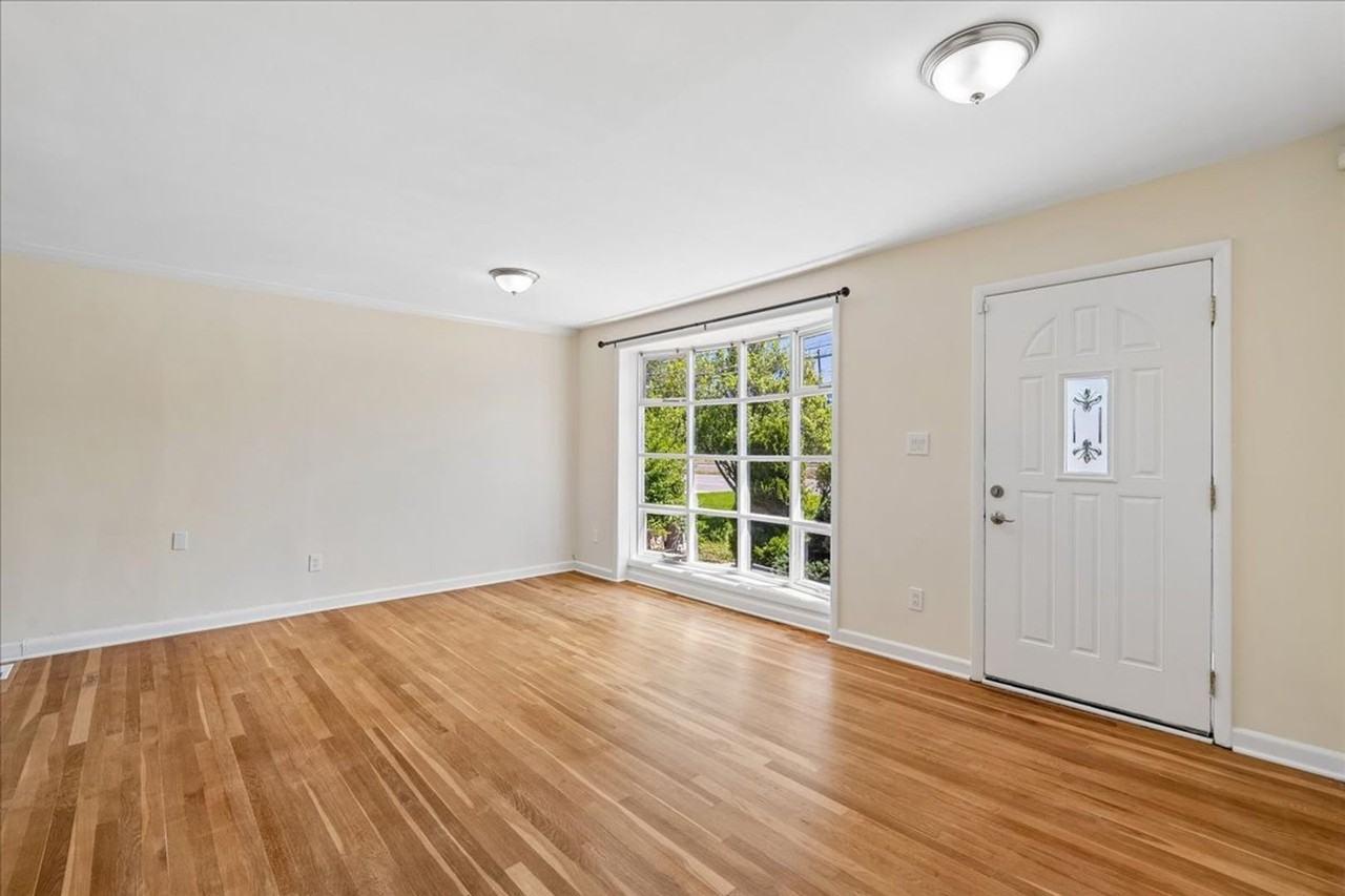 13012 Georgia Ave - Photo 3 of 31