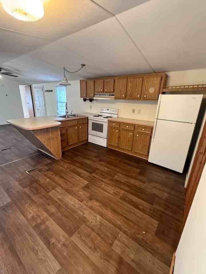 530 Springdale Dr - Photo 2 of 8