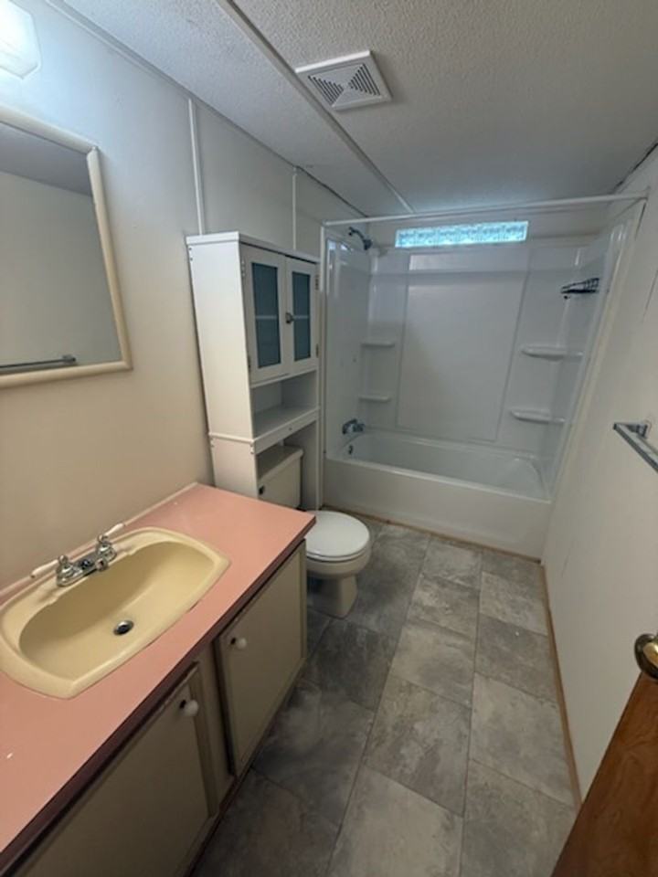 530 Springdale Dr - Photo 6 of 8
