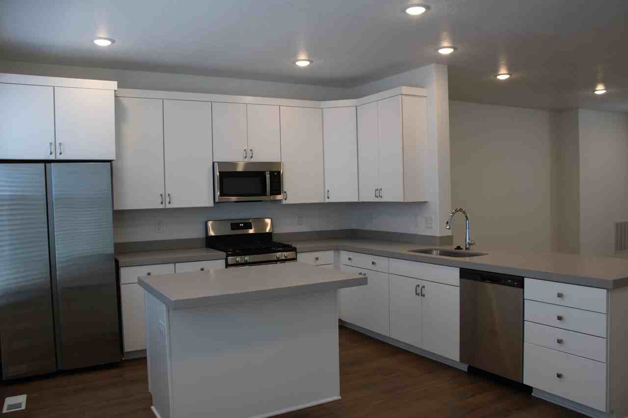 1784 W 200 S - Photo 7 of 31