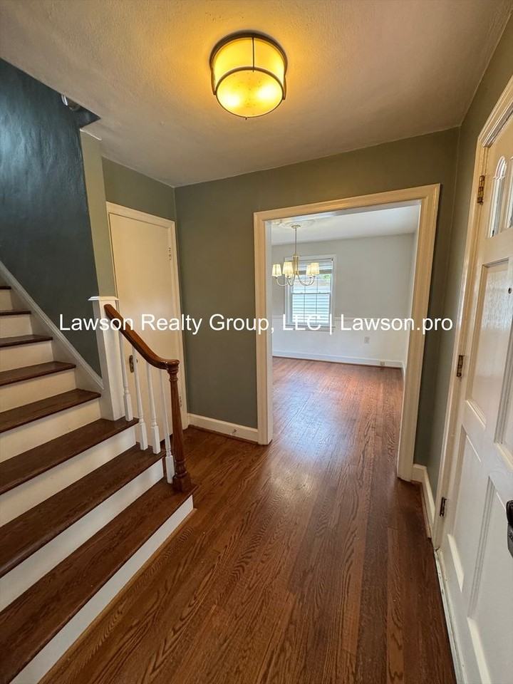 2425 Fairway Dr Sw - Photo 3 of 34