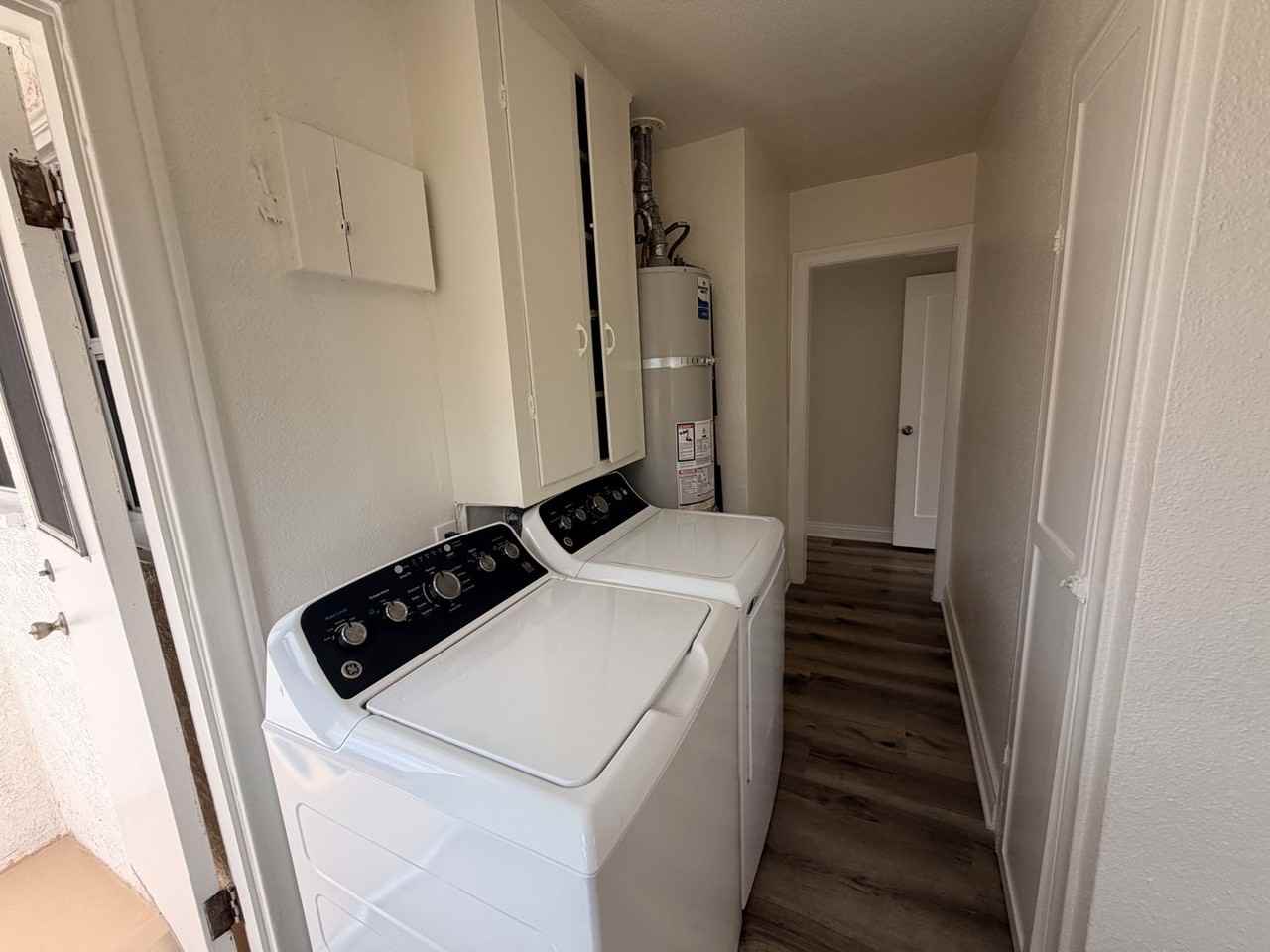 7307 S Halldale Ave - Photo 6 of 26