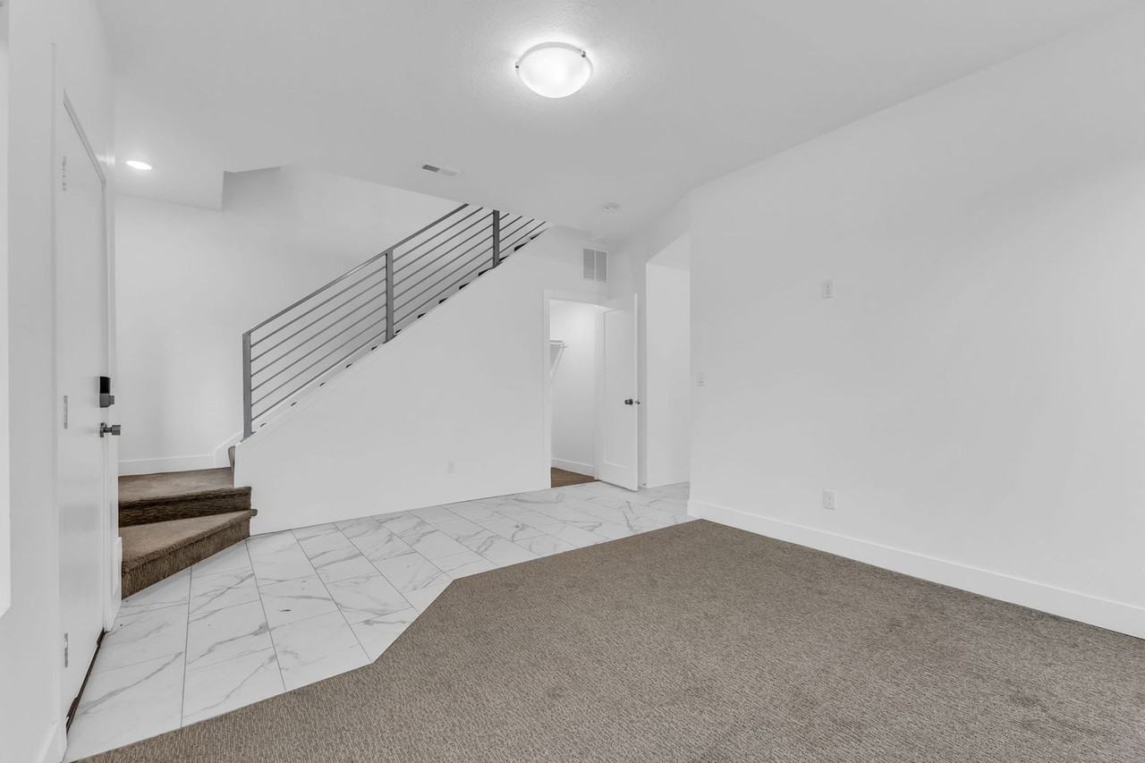 2250 N 475 W - Photo 4 of 38