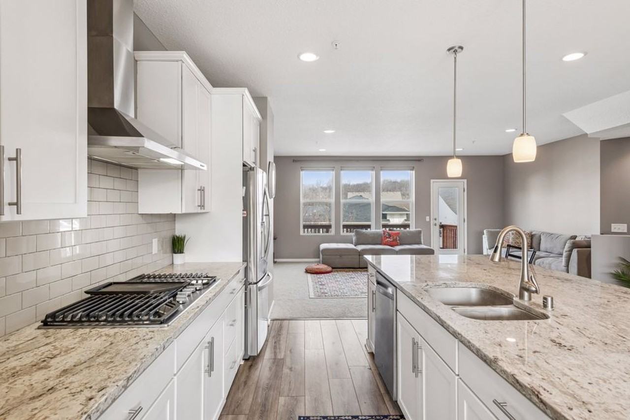 573 Satori Way - Photo 3 of 36