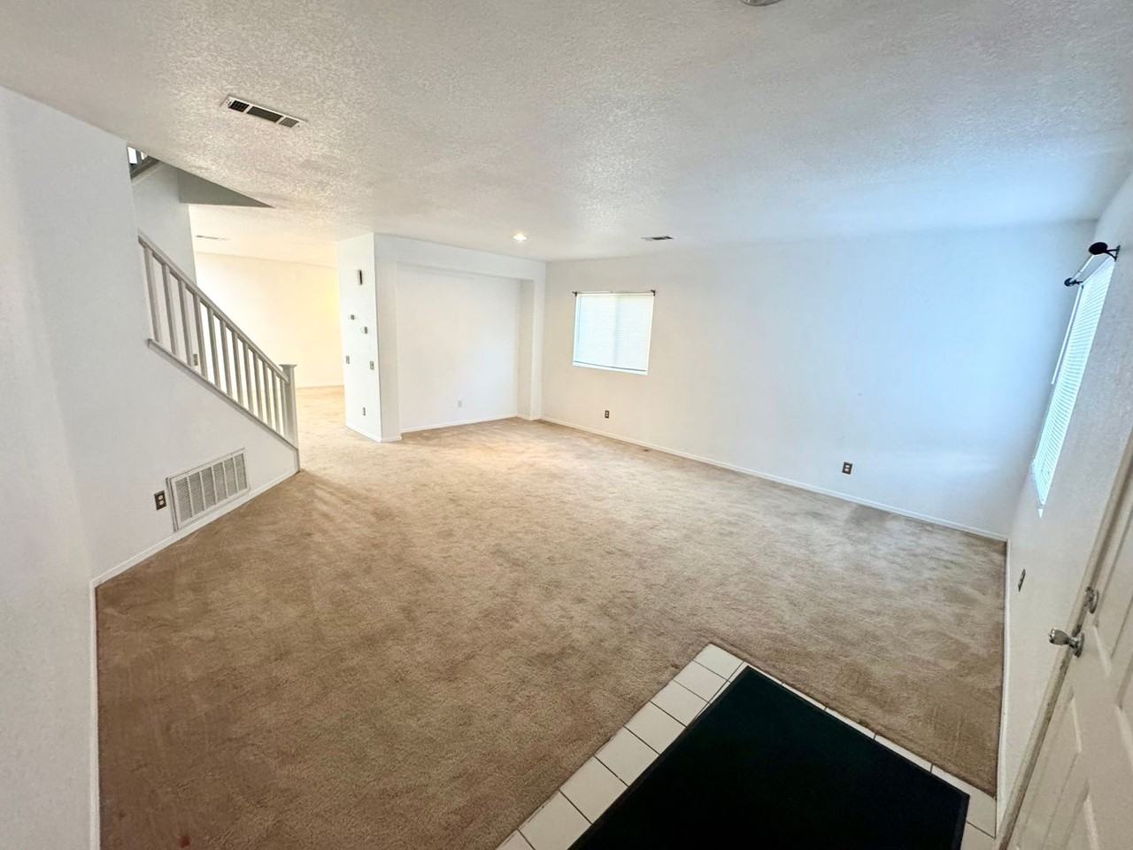 44341 Camellia St - Photo 2 of 25