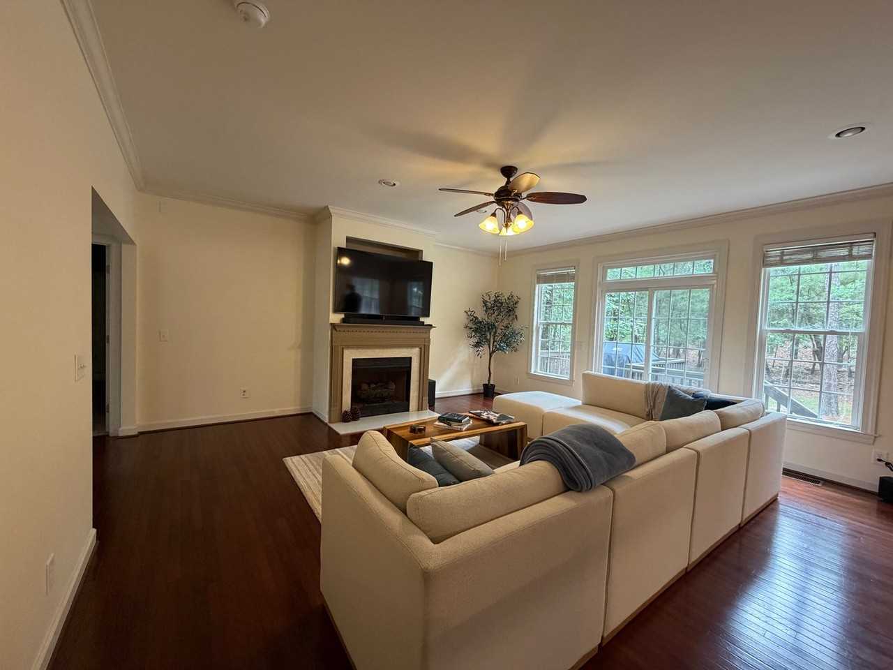 10 Grayson Pl - Photo 3 of 31