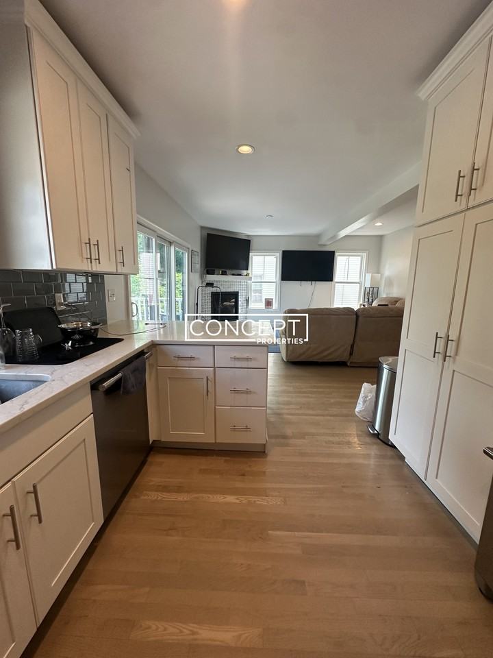 331 Savin Hill Ave - Photo 3 of 18