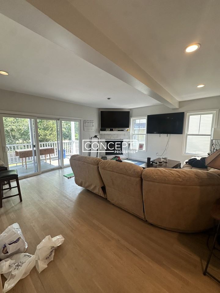 331 Savin Hill Ave - Photo 6 of 18