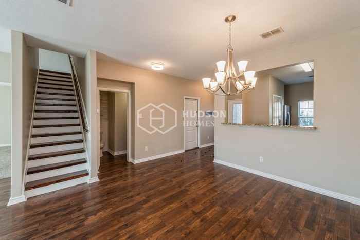 148 Aaron St - Photo 3 of 16