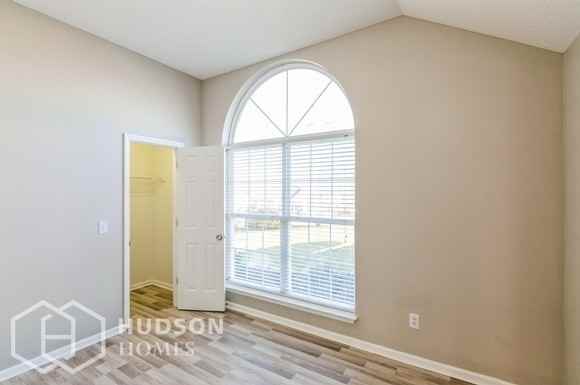 245 Lake Forest Dr - Photo 4 of 13