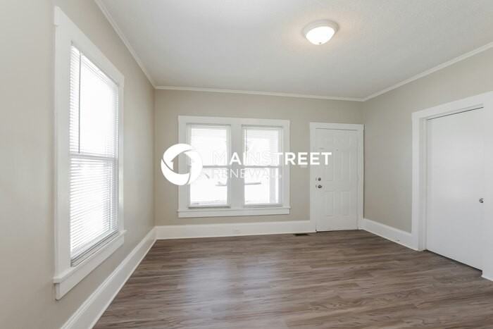 2315 Sanders Ave - Photo 3 of 16