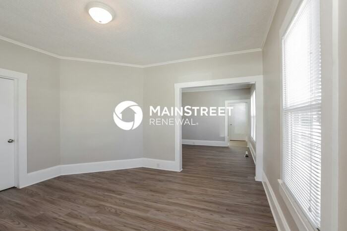 2315 Sanders Ave - Photo 4 of 16